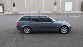 Illustration for article titled For $13,500, Could This 2000 BMW "330i" Be A Long Term Longroof?